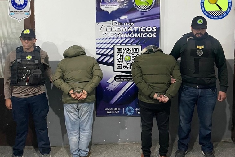 Padre e hijo detenidos con decenas de miles de dólares falsos: creen que los usaban para estafar a ahorristas